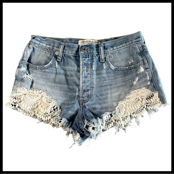 ABERCROMBIE & FITCH Festival High-Rise Jean Short - Picture 1 of 7